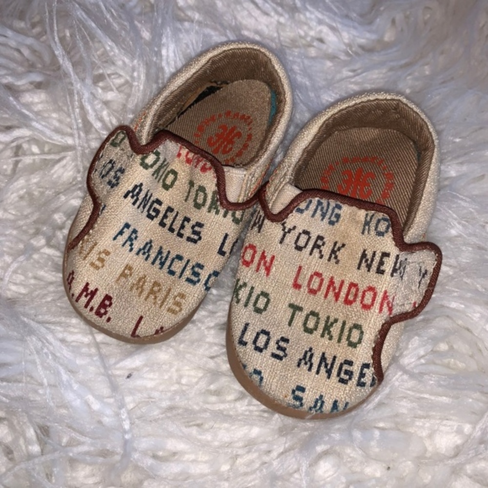 🔸 L.A.M.B  - Crib Shoes